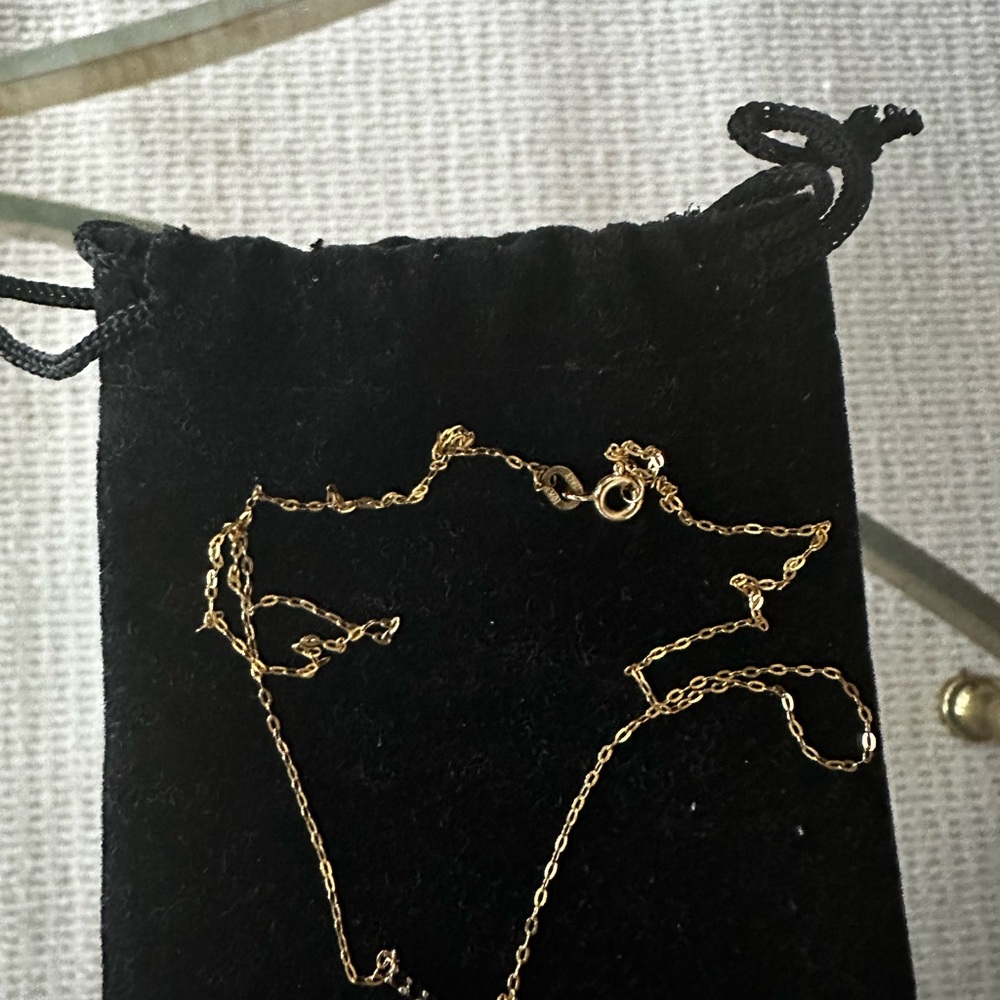 Belk and Co 10kt Gold and Onyx Necklace